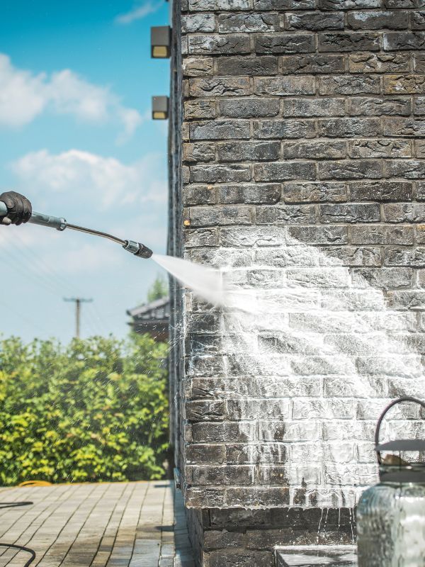 Office Building Washing in Montcalm MI