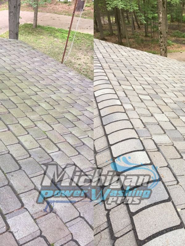 Roof Cleaning in Saginaw MI