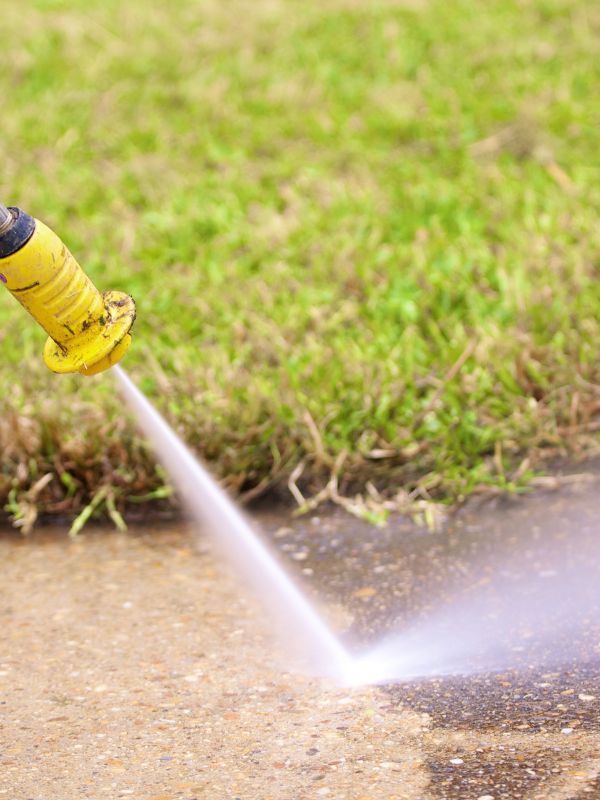 Concrete Cleaning in Oakland MI